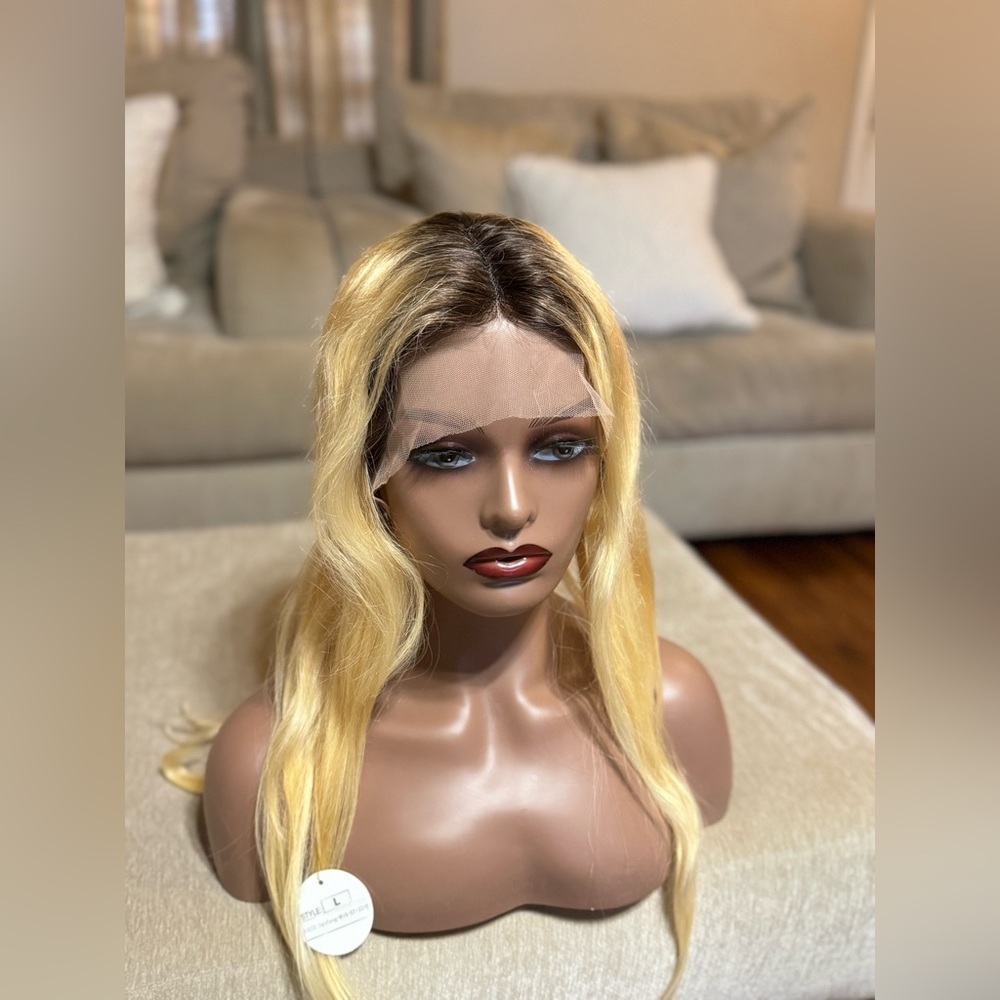 Wig - Picture 3 of 7